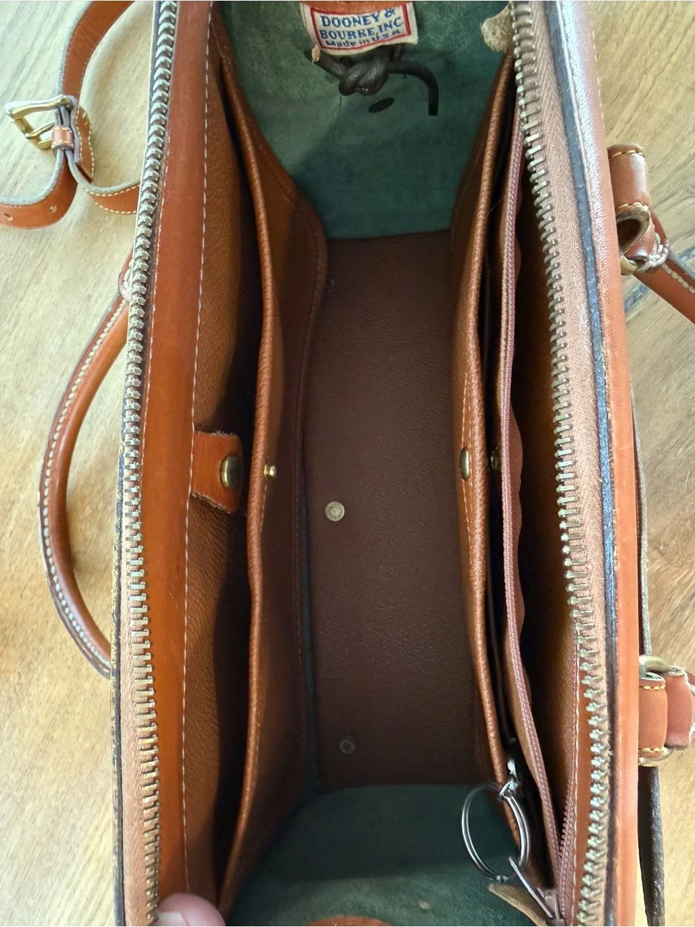Vintage Dooney & Bourke Dark Green and Tan Leather Satchel - Picture 3 of 5